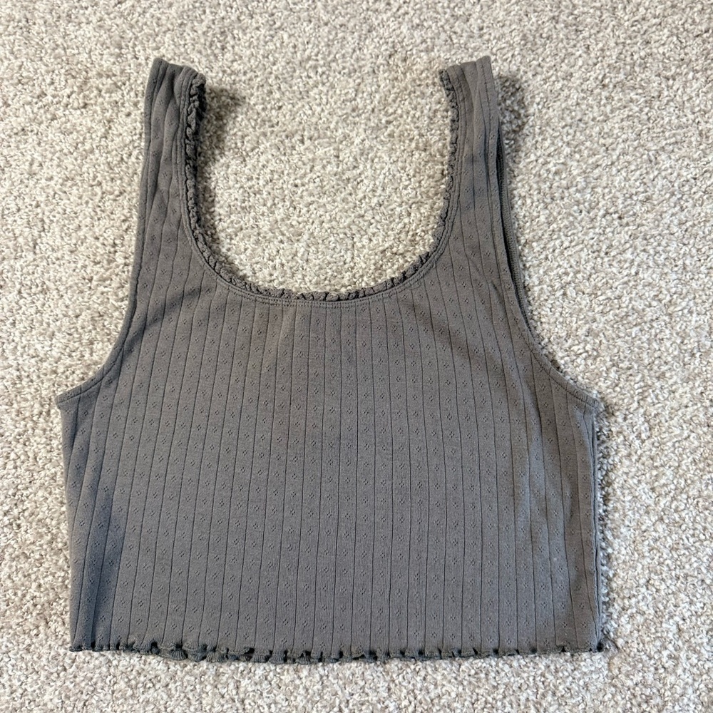 Like new! large gray America Eagle ruffled delicate demure crop tank top - Picture 3 of 4